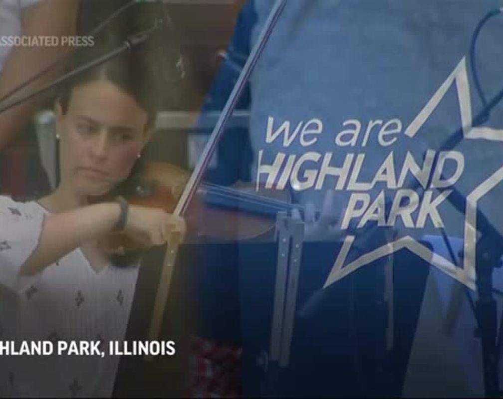 
Highland Park marks 1 year after July 4 shooting
