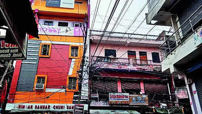 Live wires hanging loose in Old City pose safety threat