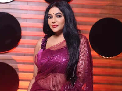 TV actress Reshma Pasupuleti amps up the glam quotient in a velvet trendy saree; see pics