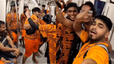 Viral: Kanwariyas dance to loud music inside Delhi metro