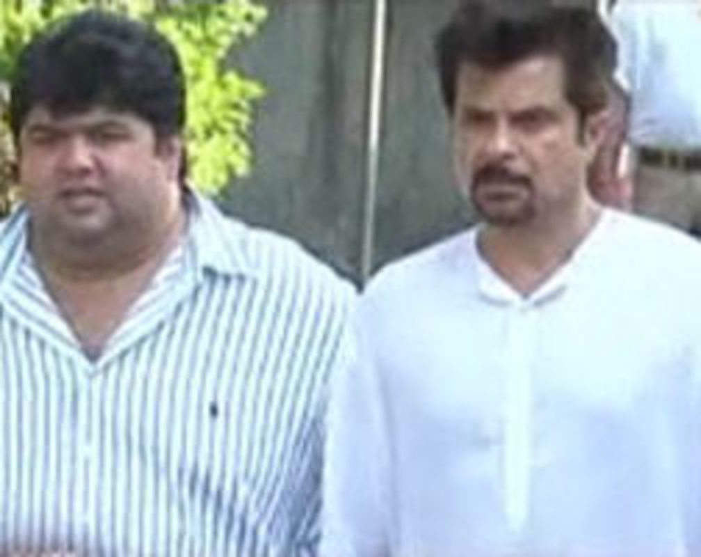 
Bollywood stars attend Surinder Kapoor's funeral

