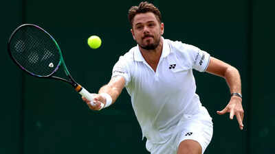 Wimbledon: Wawrinka stuns Etcheverry to set up blockbuster clash with Djokovic