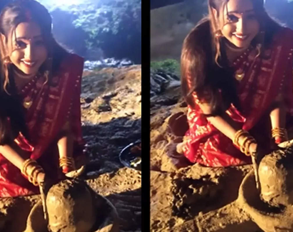 
Rani Chatterjee shares a video making a Shivling in Sawan
