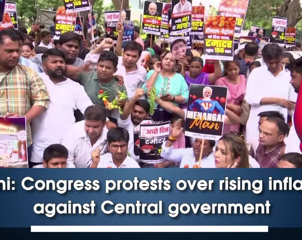
Delhi: Congress protests over rising inflation against Central government
