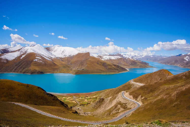 Yamdrok Lake