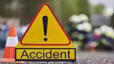 Car driver opens door, biker hurt at Mohammad Wadi road in Pune