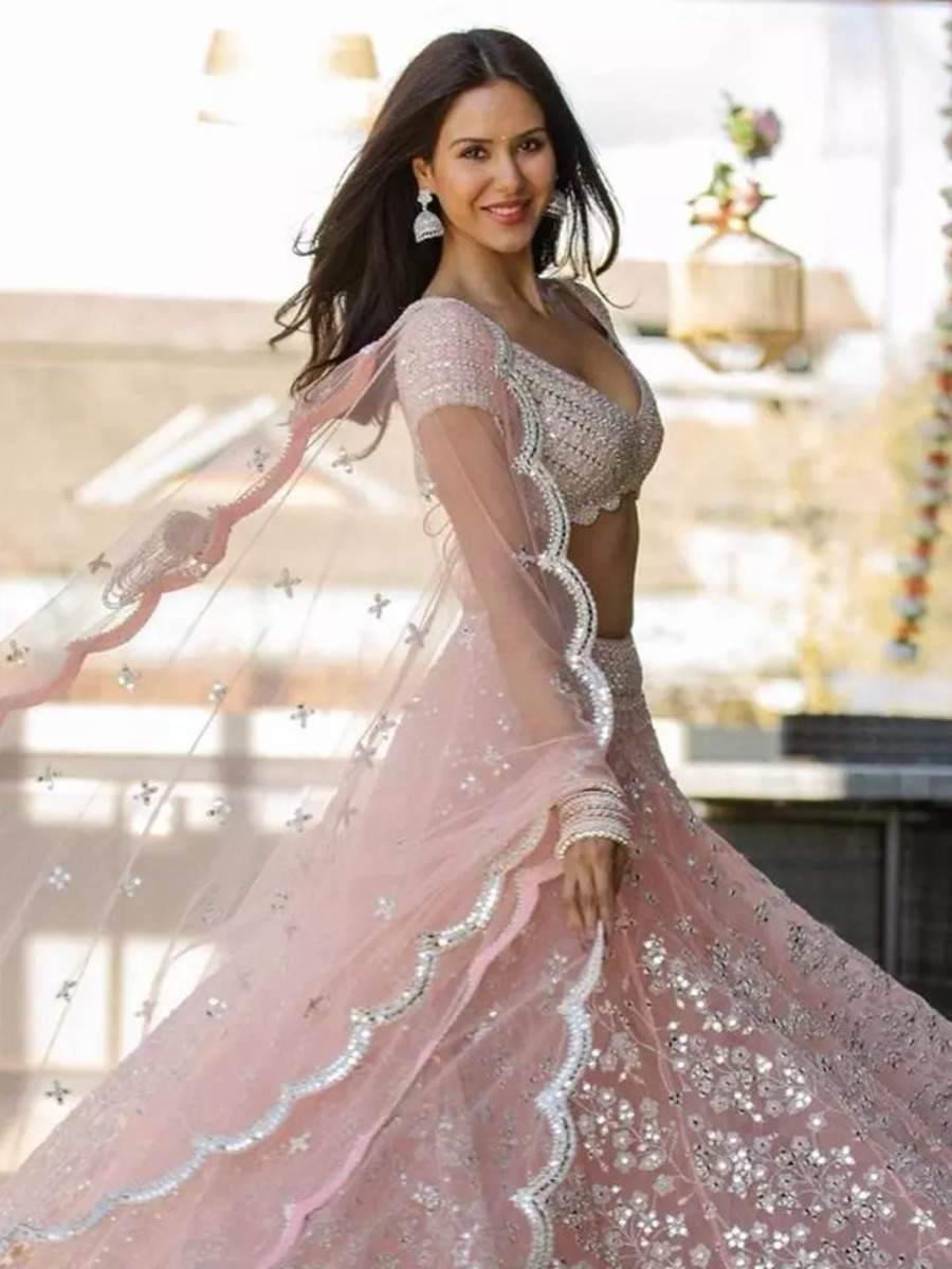 Sonam Bajwa exudes royalty and elegance in magnificent lehengas ...