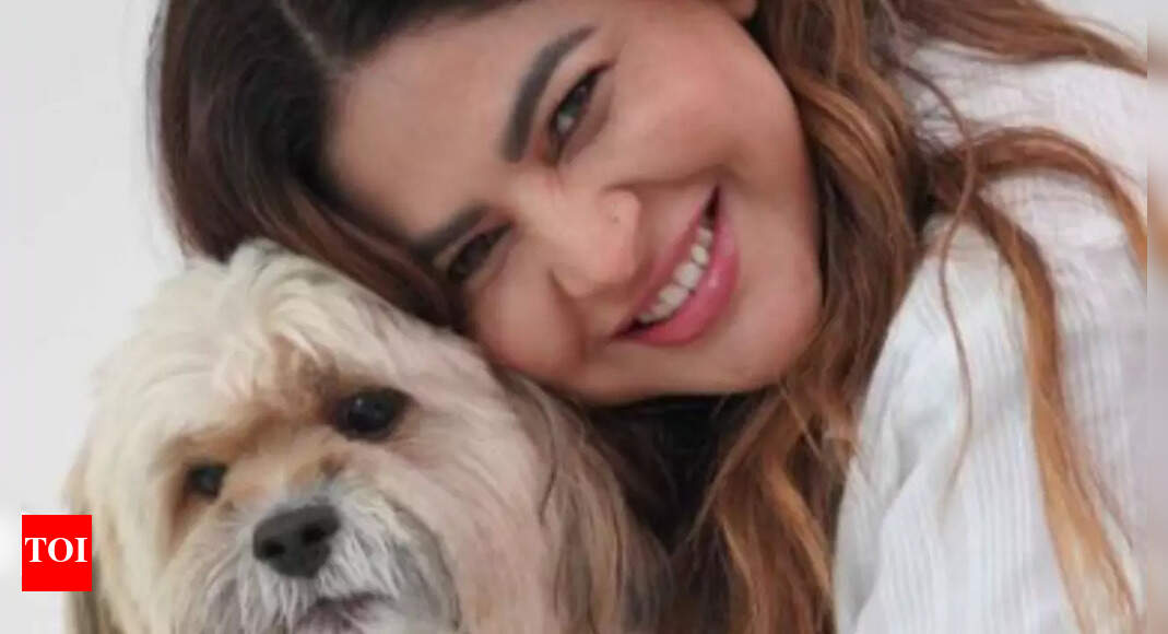 Komal Thacker's heartwarming picture showcases an unbreakable bond with ...