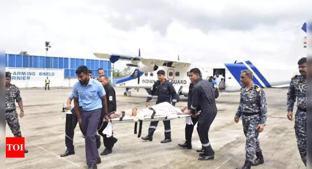 Indian Coast Guard Airlifts Patient From Lakshadweep | Kochi News ...