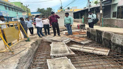 Chennai Corporation commissioner inspects battered Ramapuram, Mugalivakkam roads