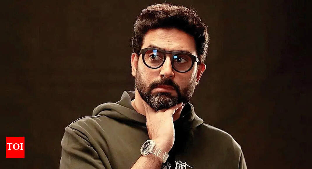 Did you know Abhishek Bachchan was once slapped by a fan and was asked to quit acting? | Hindi Movie News - Vimarsana News