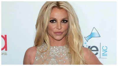 After slapgate, Britney asks God when will she 'smile again'