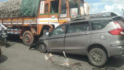 Six killed in road accident in Andhra Pradesh's Tirupati district