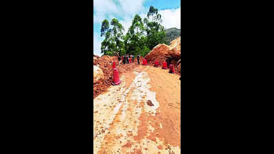 Proposal to set up a landslide warning system on Gap Road
