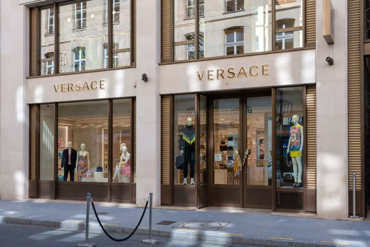 Where to go on a shopping spree in Paris? | Times of India Travel