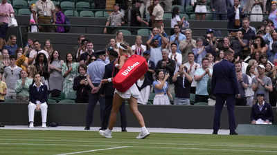 Wimbledon says no plans to issue statement after Victoria Azarenka booing