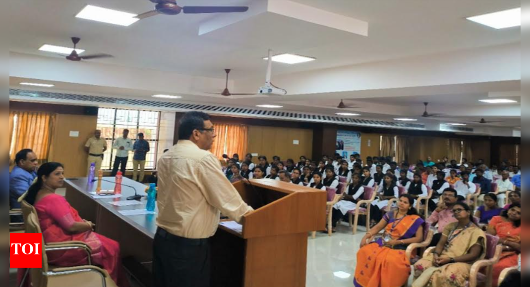 Classes begin in new building of Salem Government Law College Salem