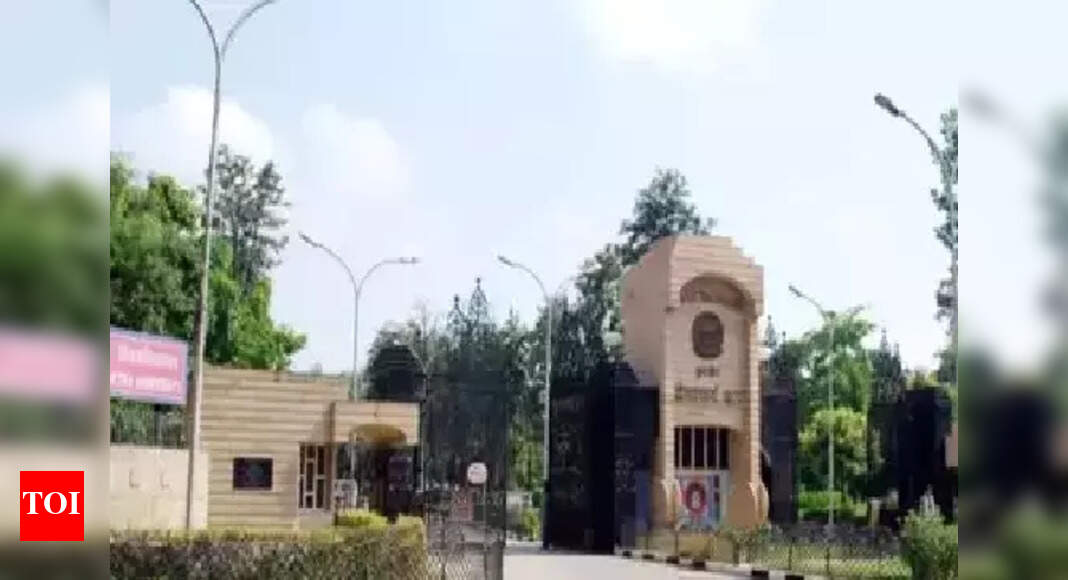 भारी बारिश के कारण कुरुक्षेत्र विश्वविद्यालय ने 13 जुलाई तक सभी परीक्षाएं स्थगित कर दीं – टाइम्स ऑफ इंडिया