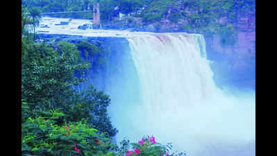 Rain rejuvenates waterfalls in Belagavi