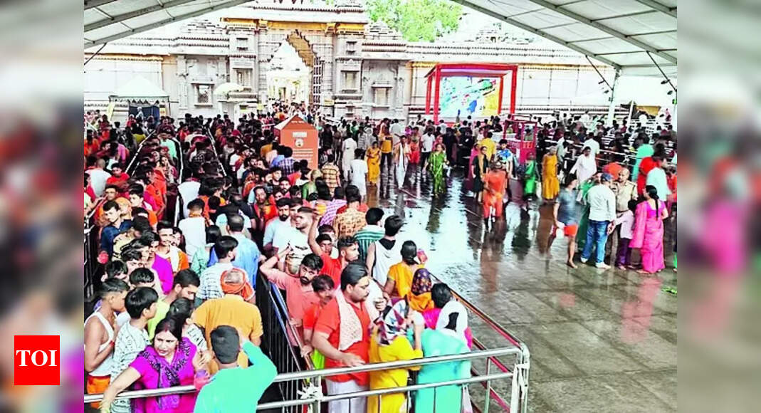 Sea Of Devotees In All Shiva Temples | Varanasi News - Vimarsana News
