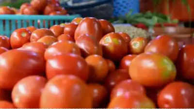 Gang hijacks truck laden with 2.5 tonnes of tomato near Bengaluru