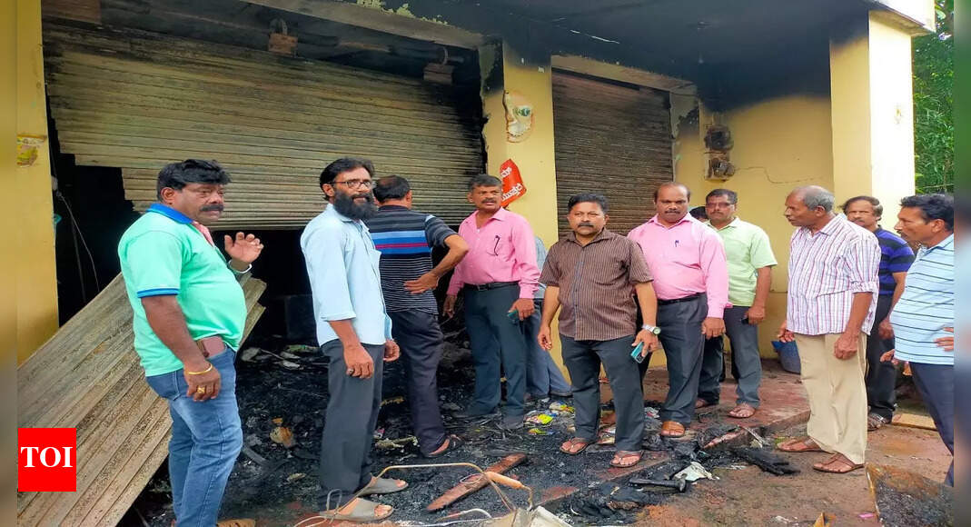 Karnataka rain: Shop damaged in lightning strike in Ullal | Mangaluru News - Vimarsana News