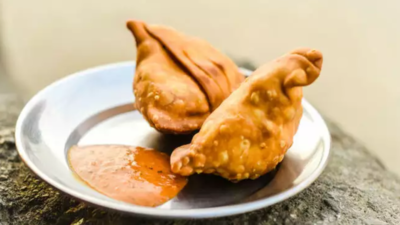 25 plates of samosas cost Mumbai doctor Rs 1.4 lakh in cyber scam