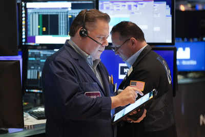 US stocks: Wall Street ends higher; JPMorgan, financial shares gain