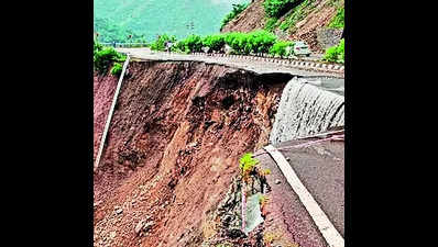 31 lives lost in HP rain fury; rescue ops on to evacuate stranded people