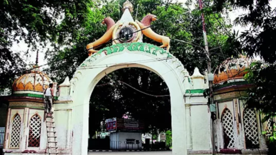 Chemicals in wall putty to repair imambara’s gate raise eyebrows