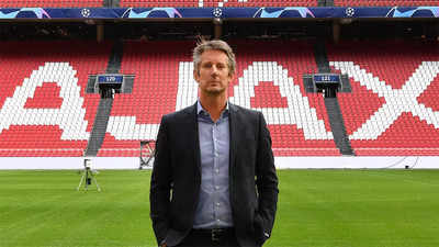 Edwin van der Sar 'out of life-threatening danger': Ajax