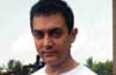 Aamir Khan, Rajkumar Hirani begin work on next?