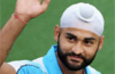 Chetri named captain as Sandeep, Sardara return for Australia tour