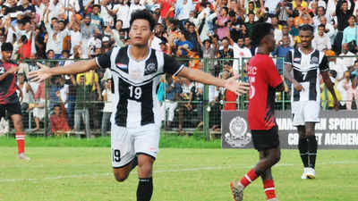 Md Sporting, Mohun Bagan win big as football returns to Maidan