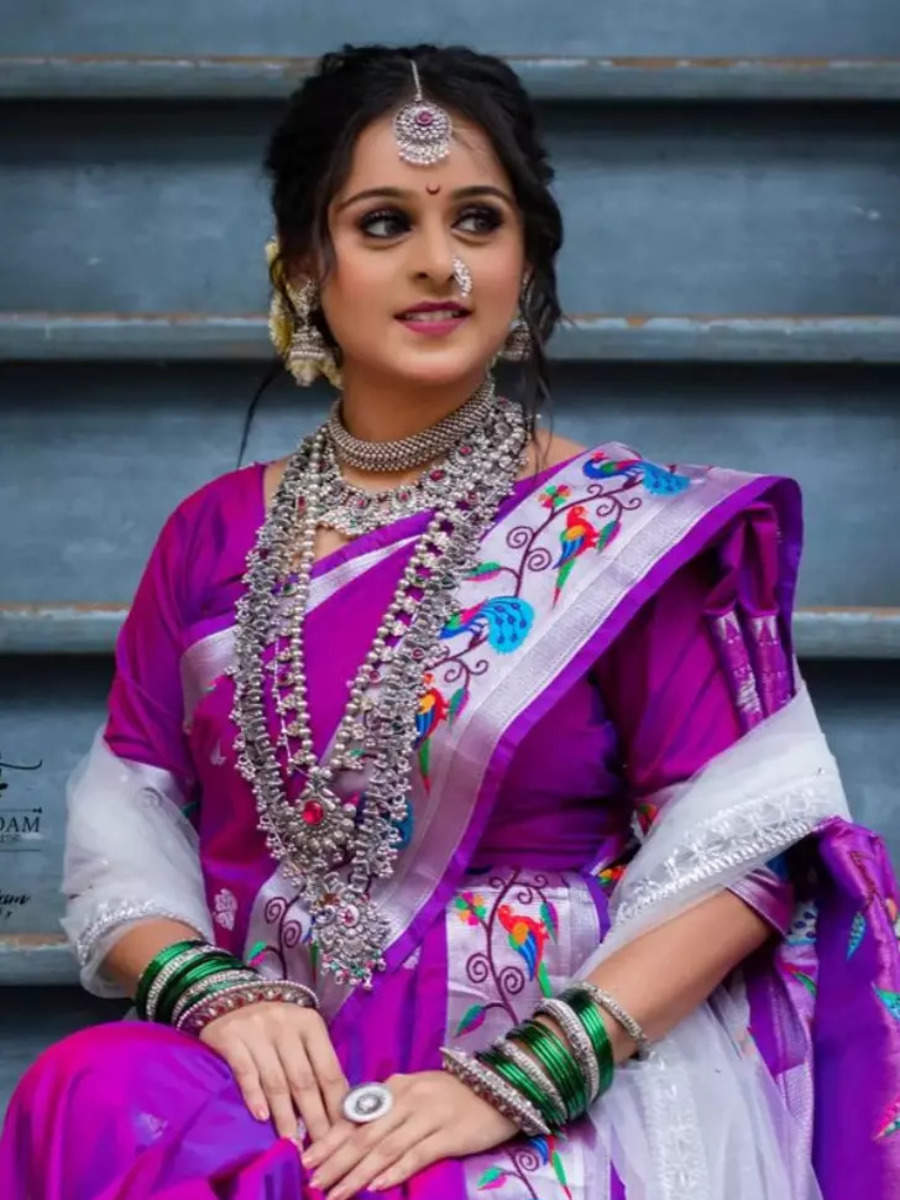 12 Navvari pose ideas | nauvari saree, marathi bride, kashta saree