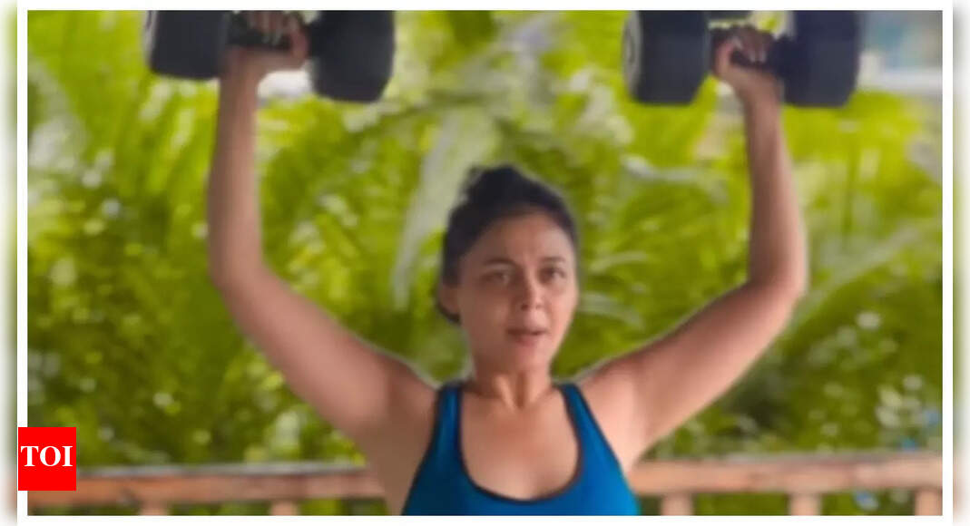 Prarthana Behere is giving us major fitness goals with her latest workout video-Watch | Marathi Movie News
