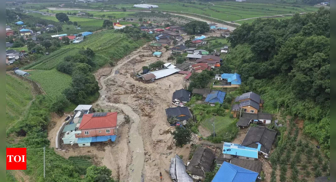 At least 31 killed by heavy rains in South Korea; rescuers hunt for missing people – Times of India