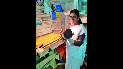 Tamil Nadu: Nurse who delivered 10,000 smiles