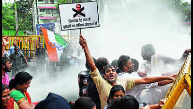 Congress protests ‘irregularities’ in Patwari job exam