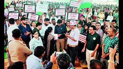 Contract workers resign en masse over govt’s ‘apathy’