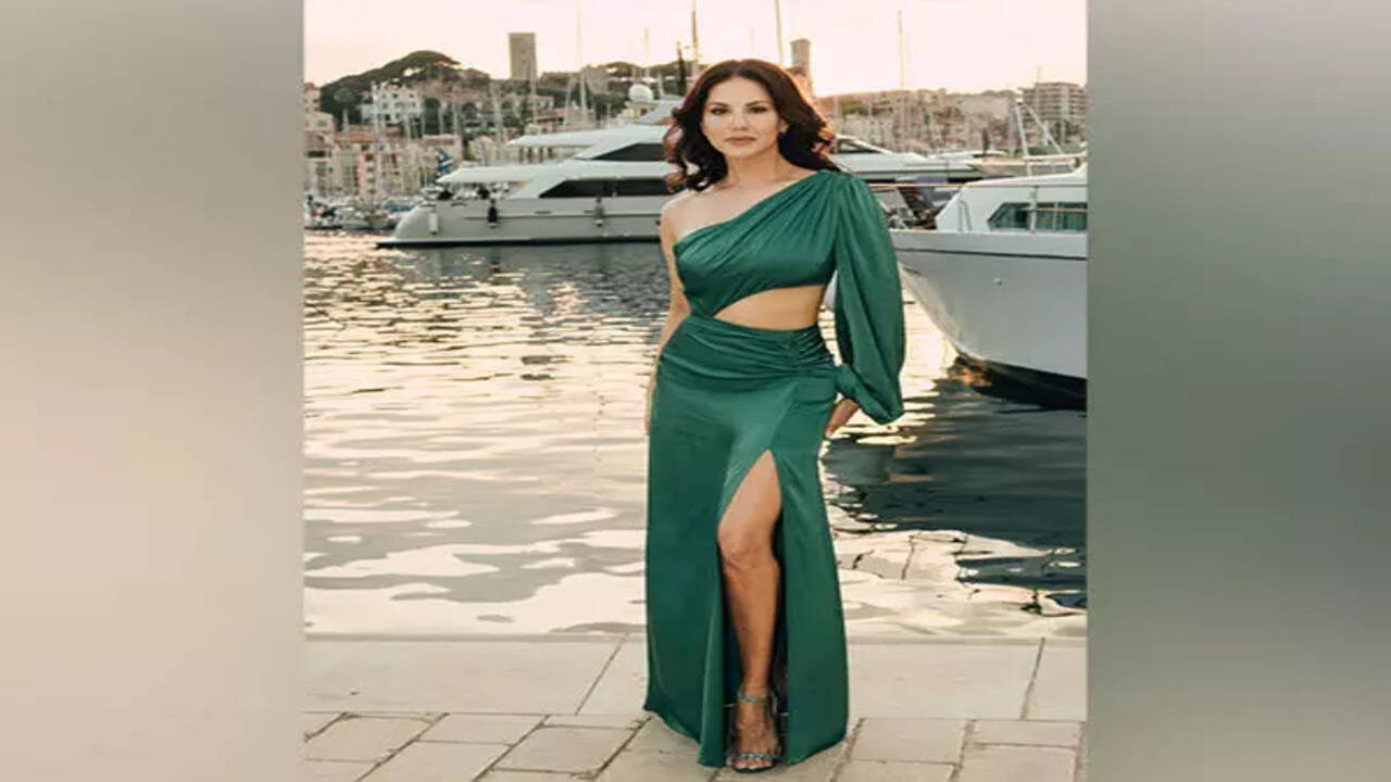 Sunny Leone reveals favourite thing she does on her vacation | Hindi Movie  News - Times of India