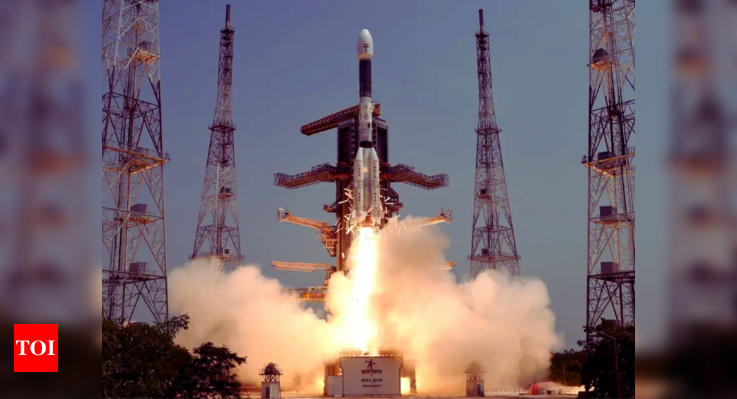 Chandrayaan-3 Spacecraft Completes Second Orbit Around Earth, Raises Perigee to Approximately 220km