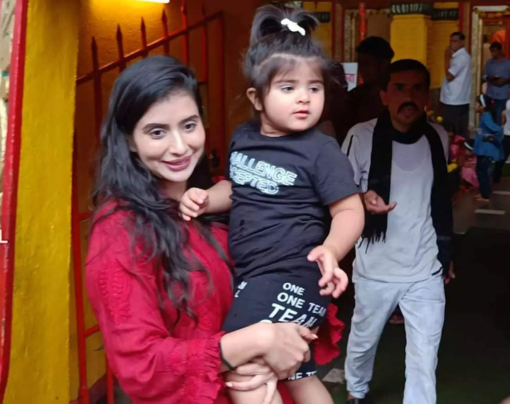 
Charu Asopa visits Mukteshwar temple in Juhu with daughter Ziana to seek blessings- WATCH IT
