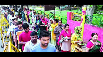 Rush of devotees at temples on 2nd Somvar of Shrawan