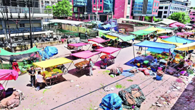 Illegal vendors thrive at Lal Kothi mandi as officials pass the buck