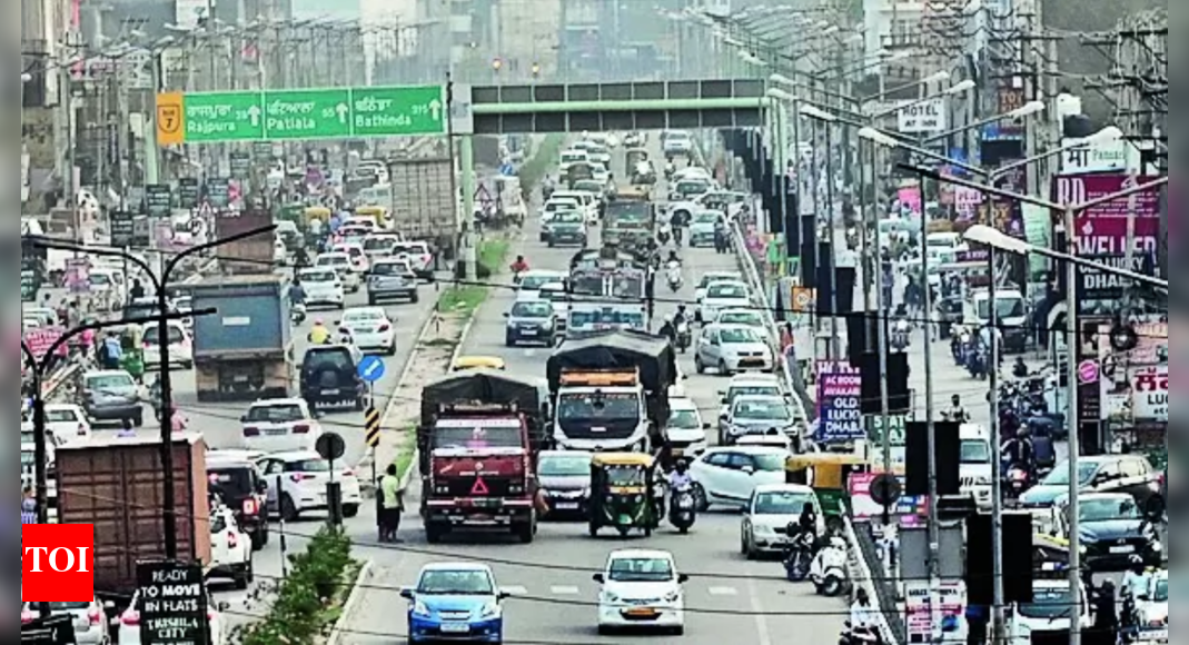 Traffic Jams Manic Monday Tricity In Gridlock As Pb Returns To 9am