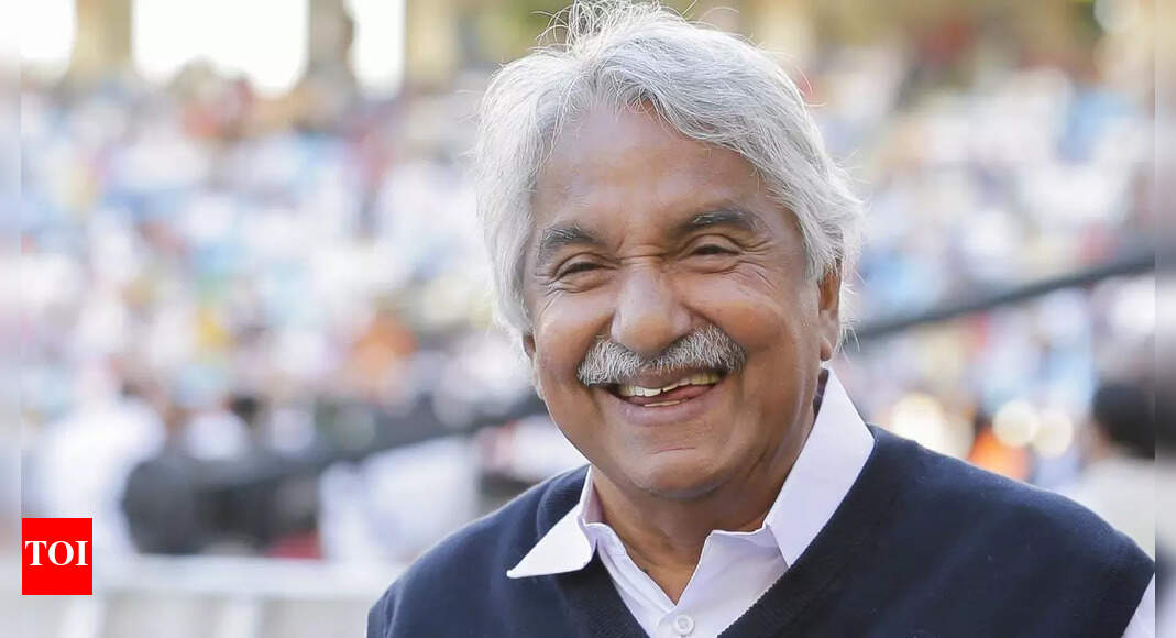 former-kerala-cm-oommen-chandy-passes-away-suresh-gopi-tovino-thomas