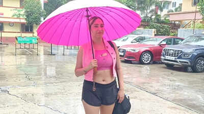 Neha Bhasin reflects on 'Guess Who?' paparazzi videos that caused ...