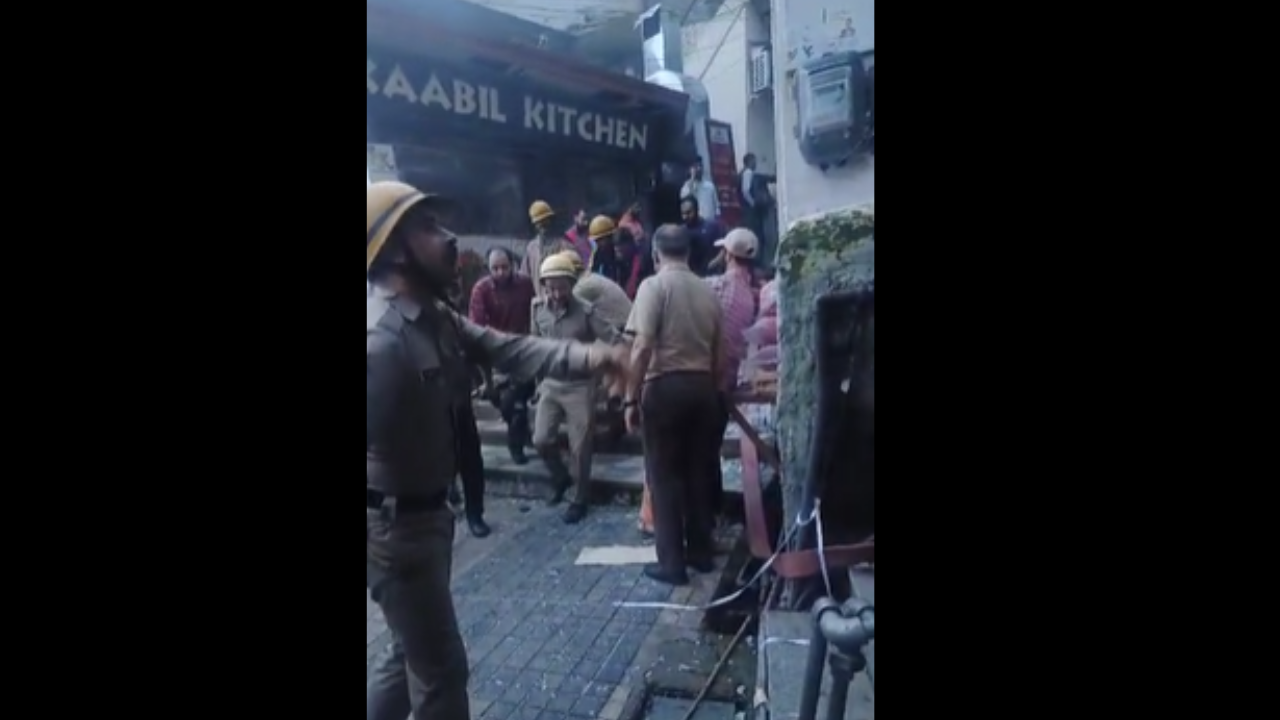 One killed, several injured in LPG cylinder blast at restaurant on Shimla's  Mall Road | Shimla News - Times of India