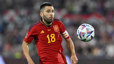Alba to join up again with Messi in Miami